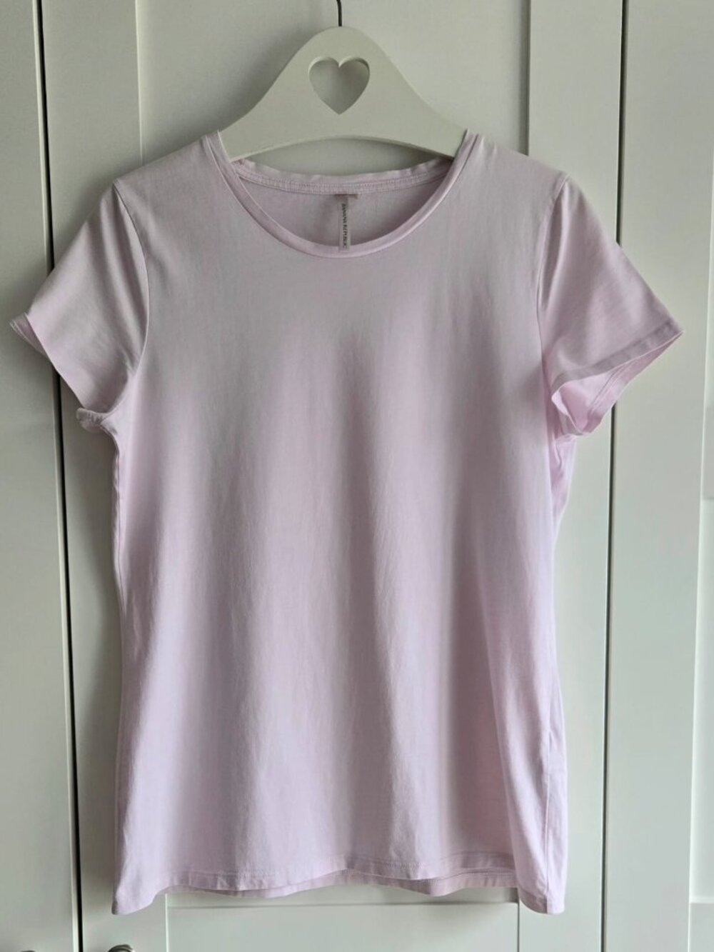 EUC Banana Republic 100% Supima Cotton Pale Pink T-Shirt Size M